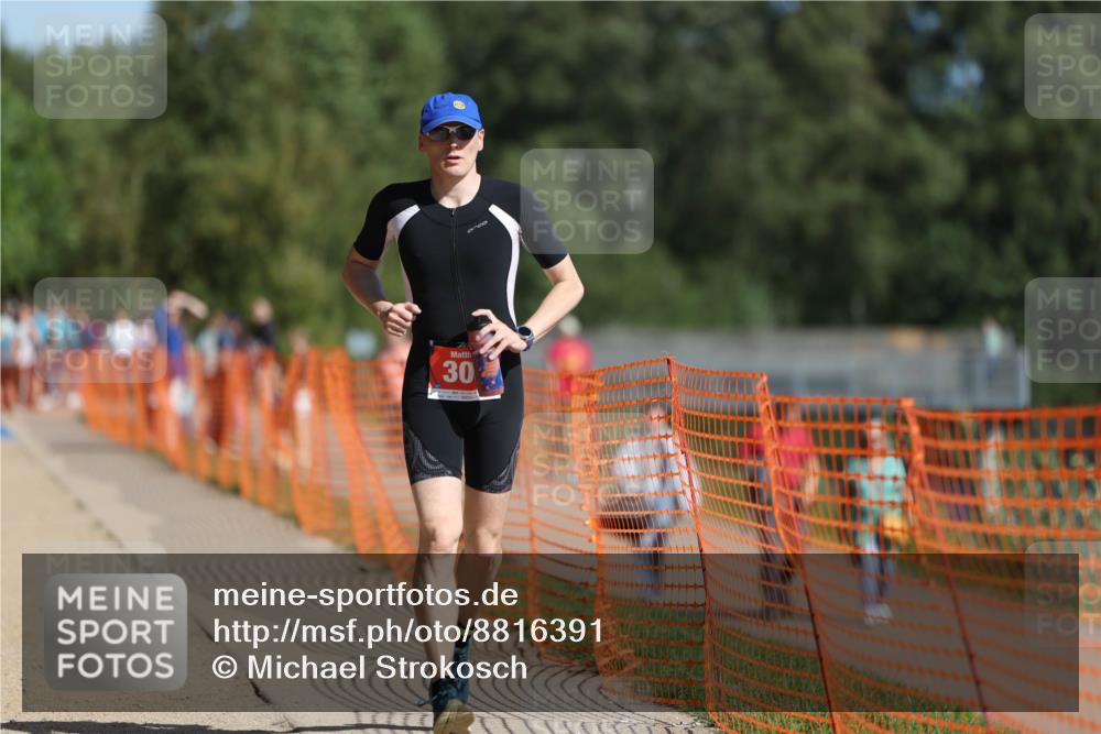 07.09.2025 - 19. Norderstedt Triathlon Michael Strokosch http://msf.ph/oto/8816391 07.09.2025 11:46:07 Laufen 276, 306 meine-sportfotos.de