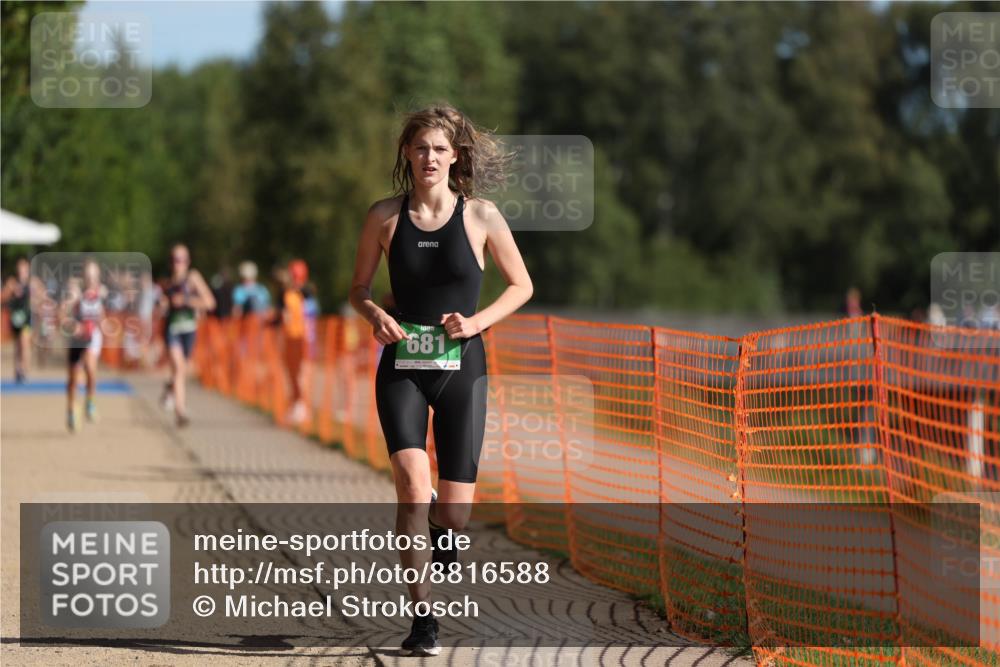 07.09.2025 - 19. Norderstedt Triathlon Michael Strokosch http://msf.ph/oto/8816588 07.09.2025 10:47:42 Laufen 681 meine-sportfotos.de