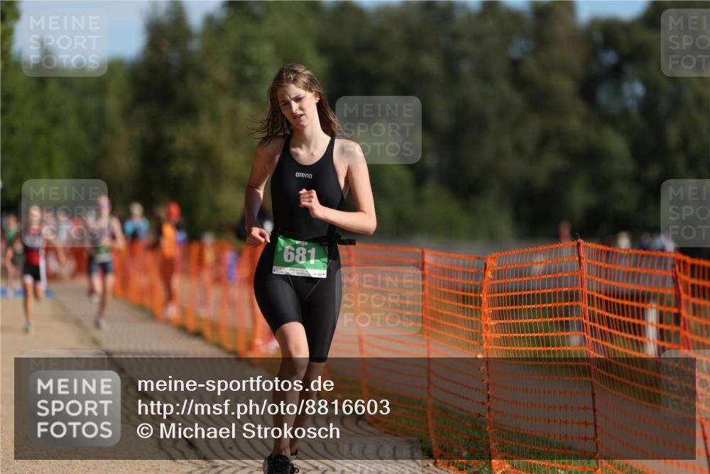 07.09.2025 - 19. Norderstedt Triathlon Michael Strokosch http://msf.ph/oto/8816603 07.09.2025 10:47:42 Laufen 681 meine-sportfotos.de