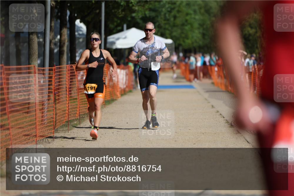 07.09.2025 - 19. Norderstedt Triathlon Michael Strokosch http://msf.ph/oto/8816754 07.09.2025 11:46:57 Laufen 296, 704, 1179, 1186, 1191 meine-sportfotos.de