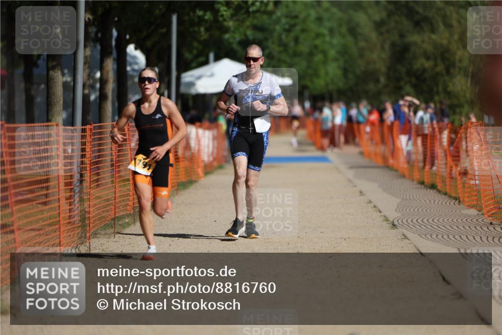 07.09.2025 - 19. Norderstedt Triathlon Michael Strokosch http://msf.ph/oto/8816760 07.09.2025 11:46:58 Laufen 296, 704, 1179, 1186, 1191 meine-sportfotos.de