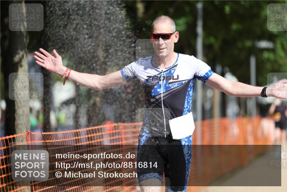 07.09.2025 - 19. Norderstedt Triathlon Michael Strokosch http://msf.ph/oto/8816814 07.09.2025 11:47:02 Laufen 296, 1191 meine-sportfotos.de