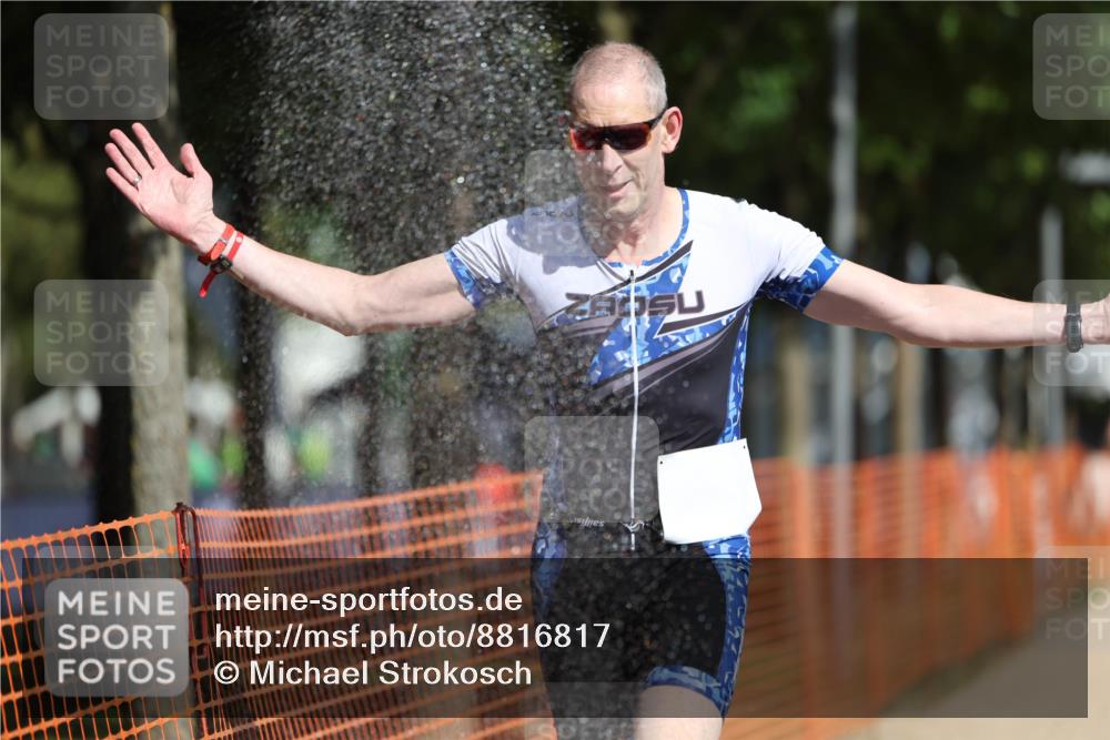 07.09.2025 - 19. Norderstedt Triathlon Michael Strokosch http://msf.ph/oto/8816817 07.09.2025 11:47:03 Laufen 296, 1191 meine-sportfotos.de