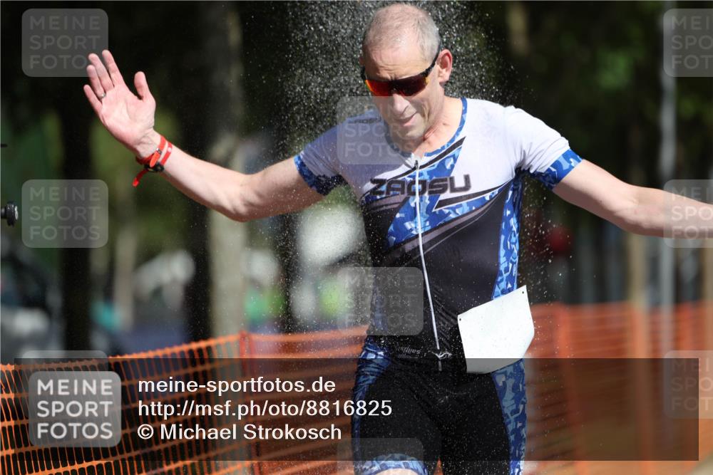 07.09.2025 - 19. Norderstedt Triathlon Michael Strokosch http://msf.ph/oto/8816825 07.09.2025 11:47:03 Laufen 296, 1191 meine-sportfotos.de