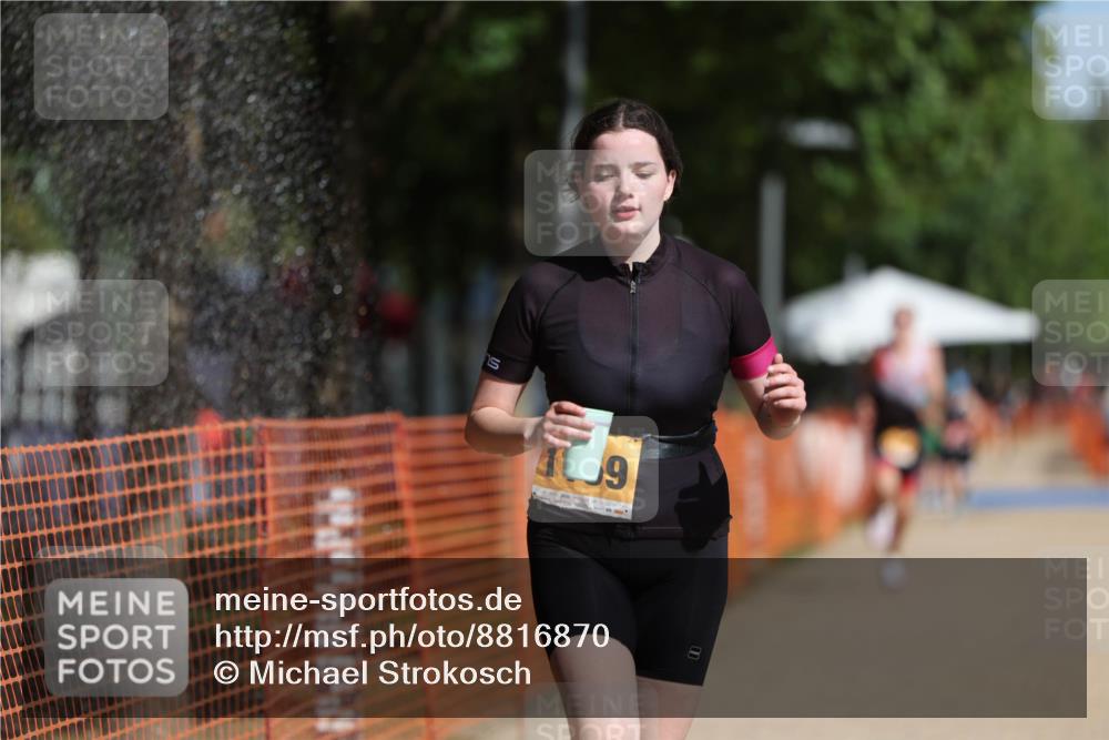 07.09.2025 - 19. Norderstedt Triathlon Michael Strokosch http://msf.ph/oto/8816870 07.09.2025 11:47:15 Laufen 1158, 1159 meine-sportfotos.de