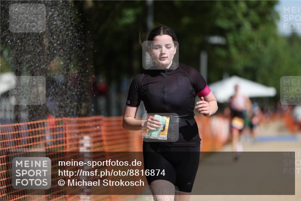 07.09.2025 - 19. Norderstedt Triathlon Michael Strokosch http://msf.ph/oto/8816874 07.09.2025 11:47:15 Laufen 1158, 1159 meine-sportfotos.de