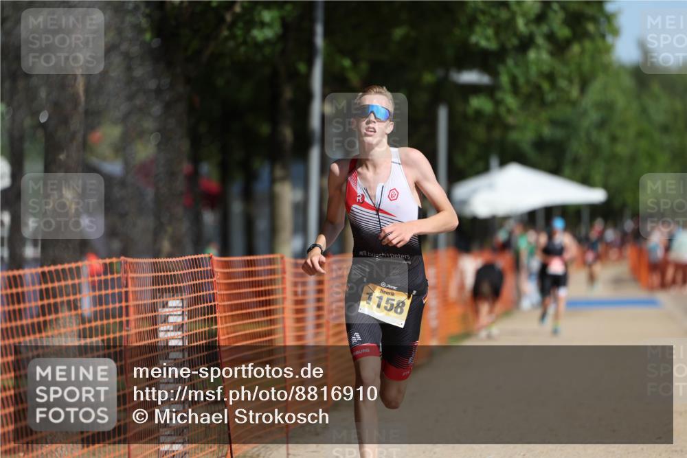 07.09.2025 - 19. Norderstedt Triathlon Michael Strokosch http://msf.ph/oto/8816910 07.09.2025 11:47:20 Laufen 1158 meine-sportfotos.de