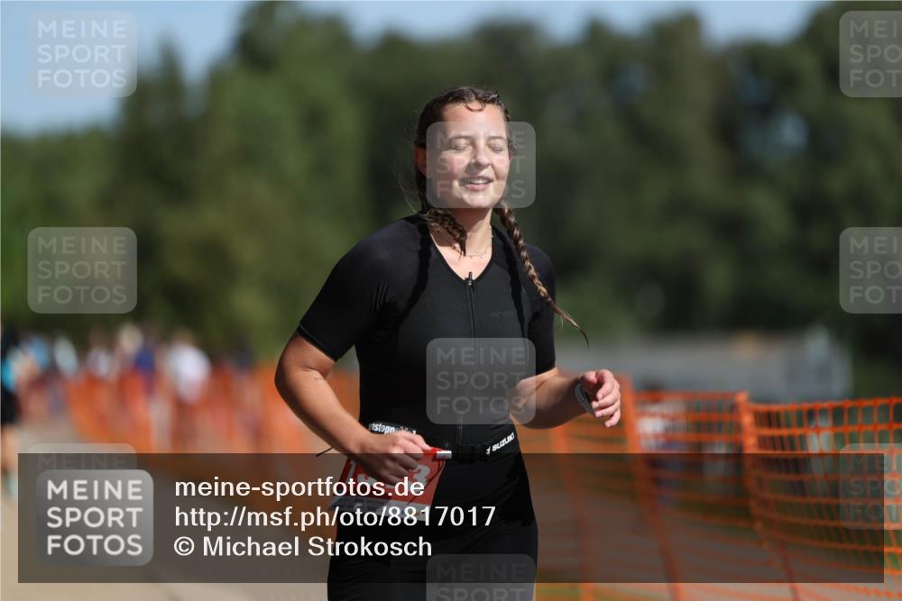 07.09.2025 - 19. Norderstedt Triathlon Michael Strokosch http://msf.ph/oto/8817017 07.09.2025 11:47:39 Laufen 1313 meine-sportfotos.de