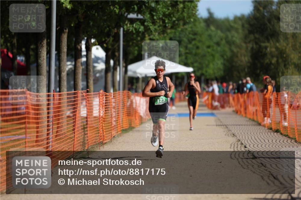 07.09.2025 - 19. Norderstedt Triathlon Michael Strokosch http://msf.ph/oto/8817175 07.09.2025 10:48:11 Laufen 123, 132, 1115 meine-sportfotos.de