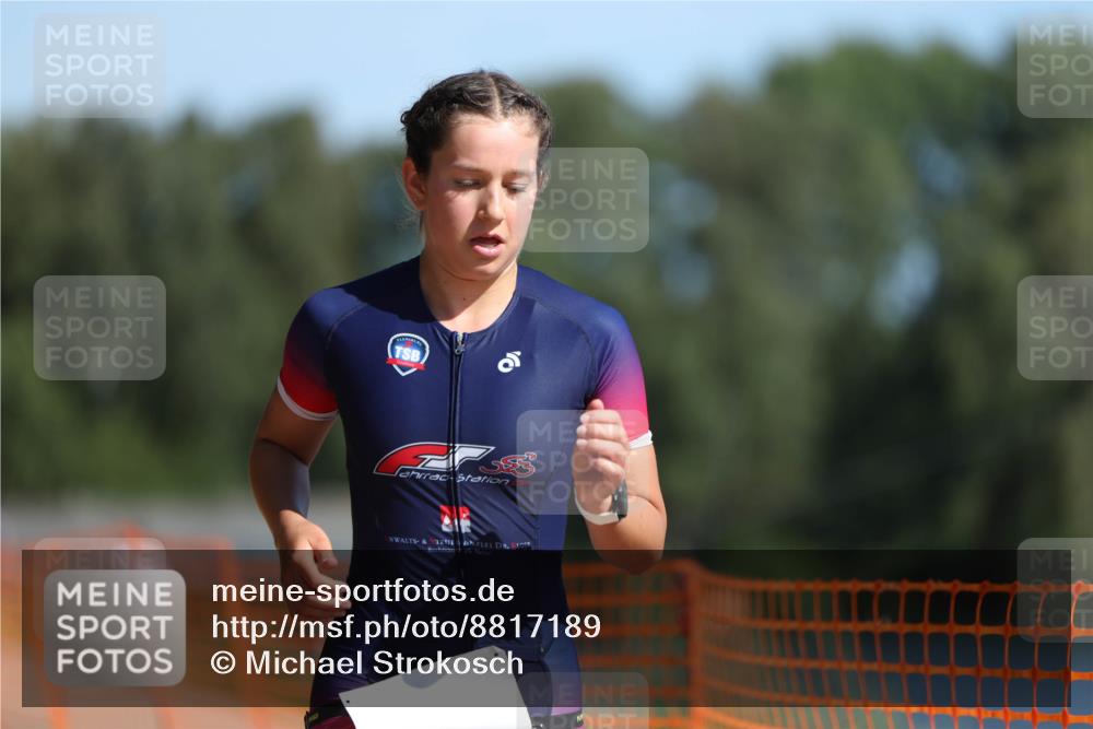 07.09.2025 - 19. Norderstedt Triathlon Michael Strokosch http://msf.ph/oto/8817189 07.09.2025 11:48:04 Laufen 1177, 1199 meine-sportfotos.de