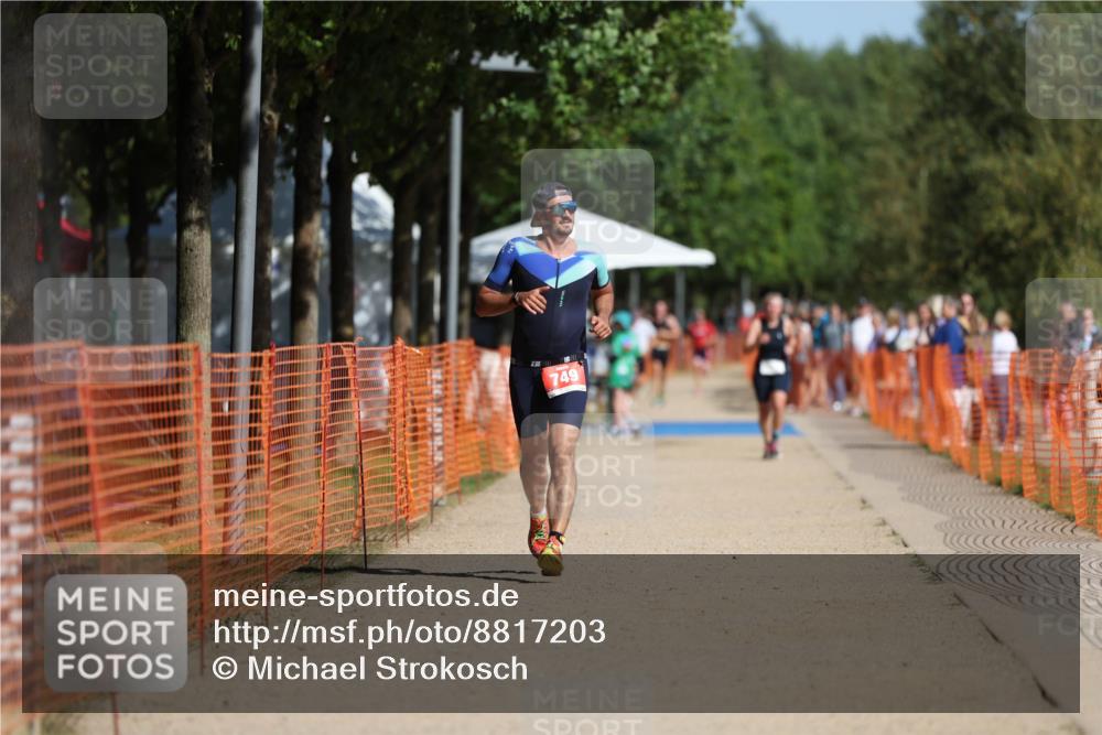 07.09.2025 - 19. Norderstedt Triathlon Michael Strokosch http://msf.ph/oto/8817203 07.09.2025 11:48:20 Laufen 749 meine-sportfotos.de