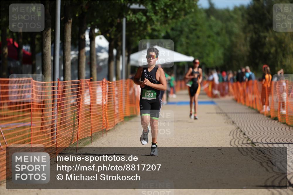 07.09.2025 - 19. Norderstedt Triathlon Michael Strokosch http://msf.ph/oto/8817207 07.09.2025 10:48:12 Laufen 123, 132, 1115 meine-sportfotos.de