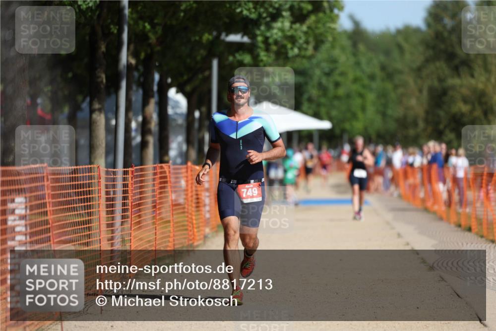 07.09.2025 - 19. Norderstedt Triathlon Michael Strokosch http://msf.ph/oto/8817213 07.09.2025 11:48:22 Laufen 749 meine-sportfotos.de