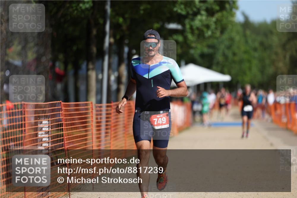 07.09.2025 - 19. Norderstedt Triathlon Michael Strokosch http://msf.ph/oto/8817239 07.09.2025 11:48:23 Laufen 749 meine-sportfotos.de