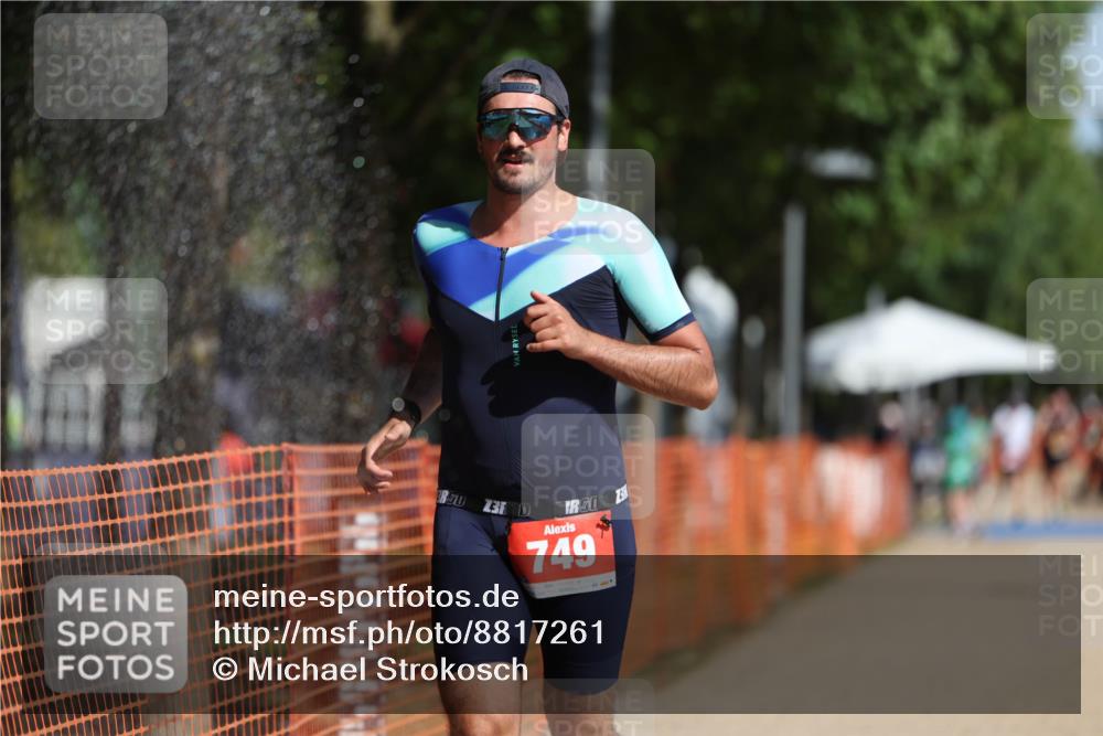 07.09.2025 - 19. Norderstedt Triathlon Michael Strokosch http://msf.ph/oto/8817261 07.09.2025 11:48:25 Laufen 749 meine-sportfotos.de