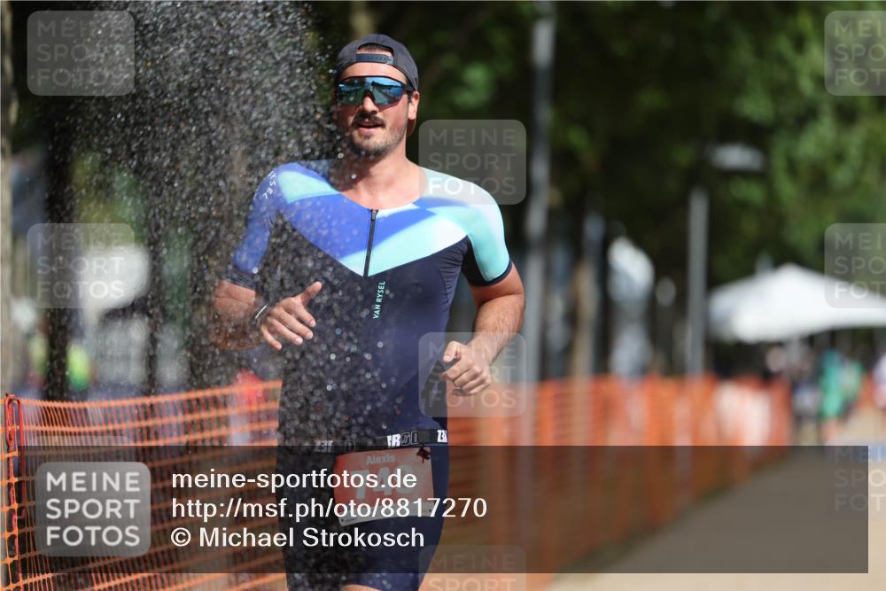 07.09.2025 - 19. Norderstedt Triathlon Michael Strokosch http://msf.ph/oto/8817270 07.09.2025 11:48:25 Laufen 749 meine-sportfotos.de