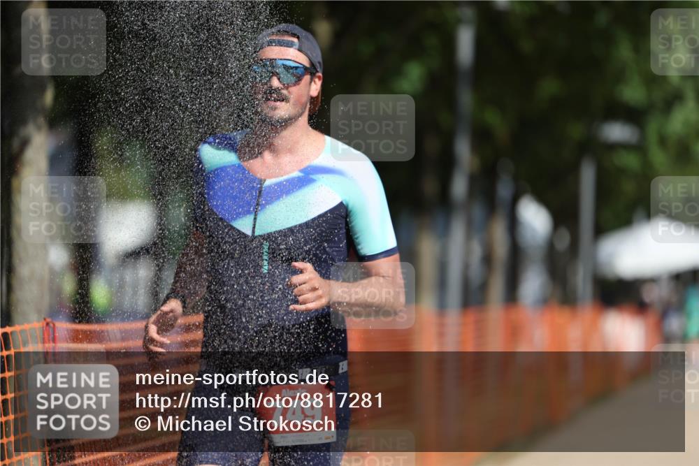 07.09.2025 - 19. Norderstedt Triathlon Michael Strokosch http://msf.ph/oto/8817281 07.09.2025 11:48:25 Laufen 749 meine-sportfotos.de
