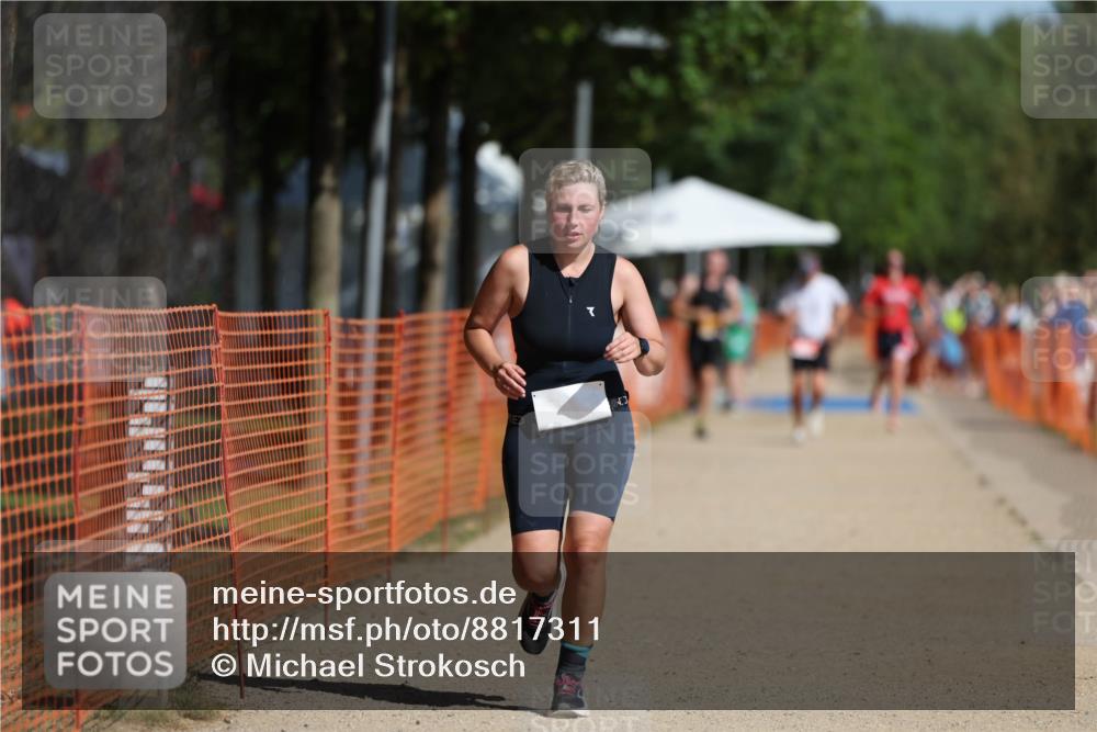 07.09.2025 - 19. Norderstedt Triathlon Michael Strokosch http://msf.ph/oto/8817311 07.09.2025 11:48:35 Laufen 1341 meine-sportfotos.de