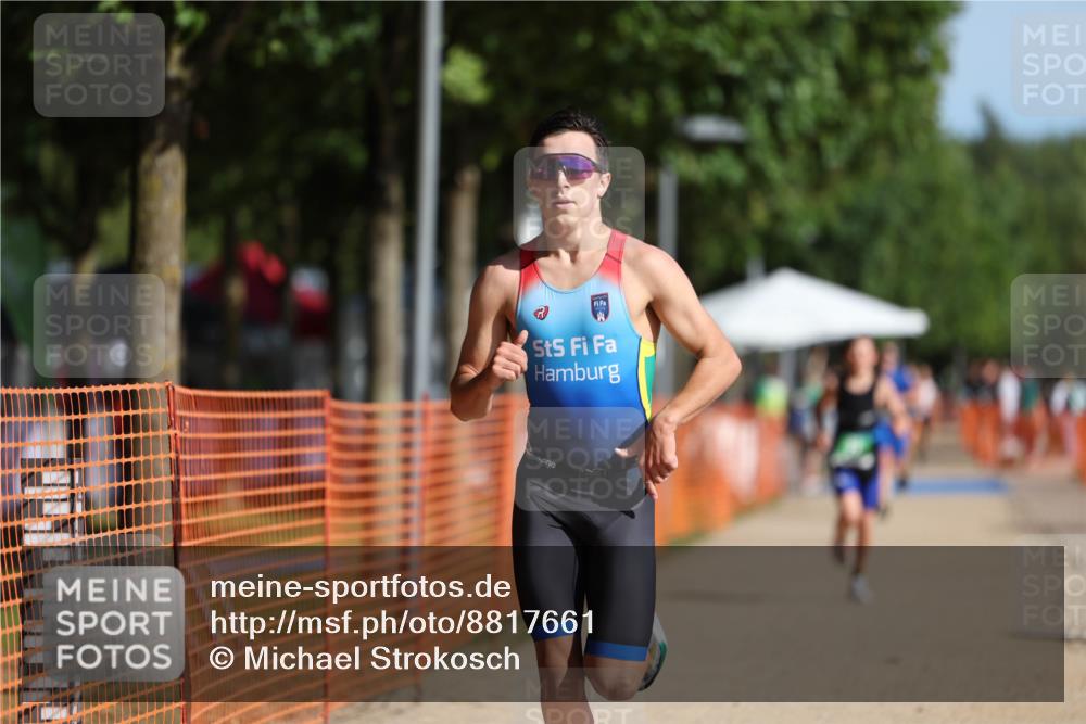 07.09.2025 - 19. Norderstedt Triathlon Michael Strokosch http://msf.ph/oto/8817661 07.09.2025 10:48:43 Laufen 71, 654 meine-sportfotos.de