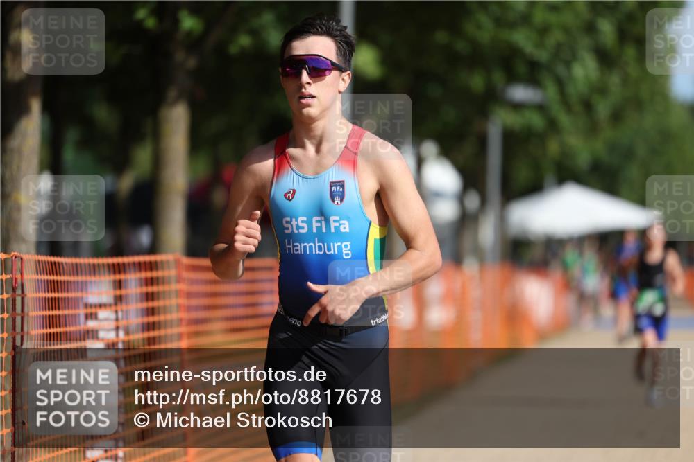 07.09.2025 - 19. Norderstedt Triathlon Michael Strokosch http://msf.ph/oto/8817678 07.09.2025 10:48:44 Laufen 71, 654 meine-sportfotos.de