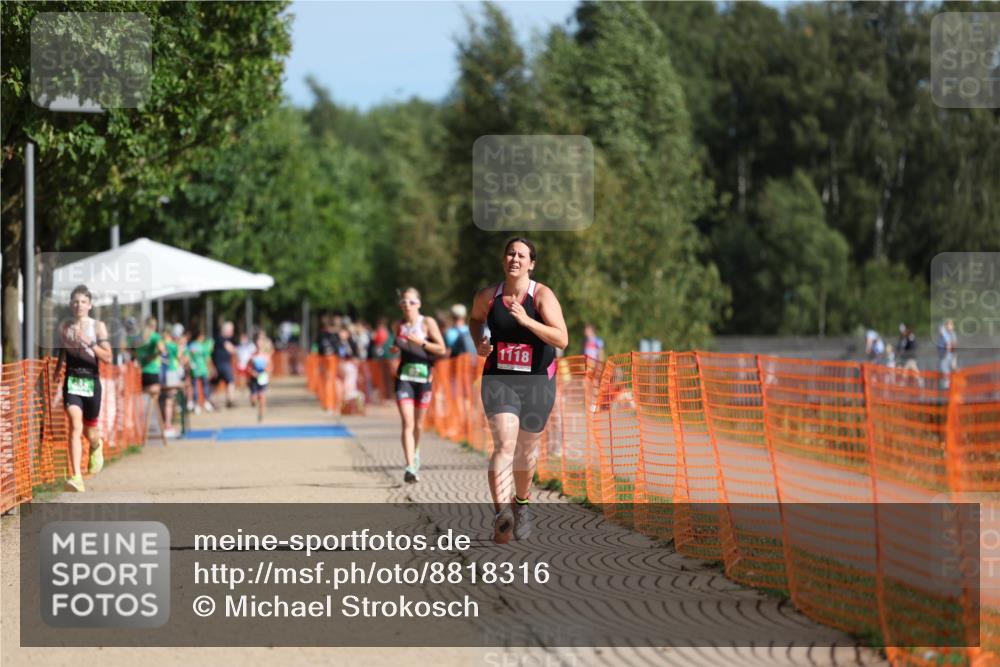 07.09.2025 - 19. Norderstedt Triathlon Michael Strokosch http://msf.ph/oto/8818316 07.09.2025 10:49:47 Laufen 664, 1118 meine-sportfotos.de