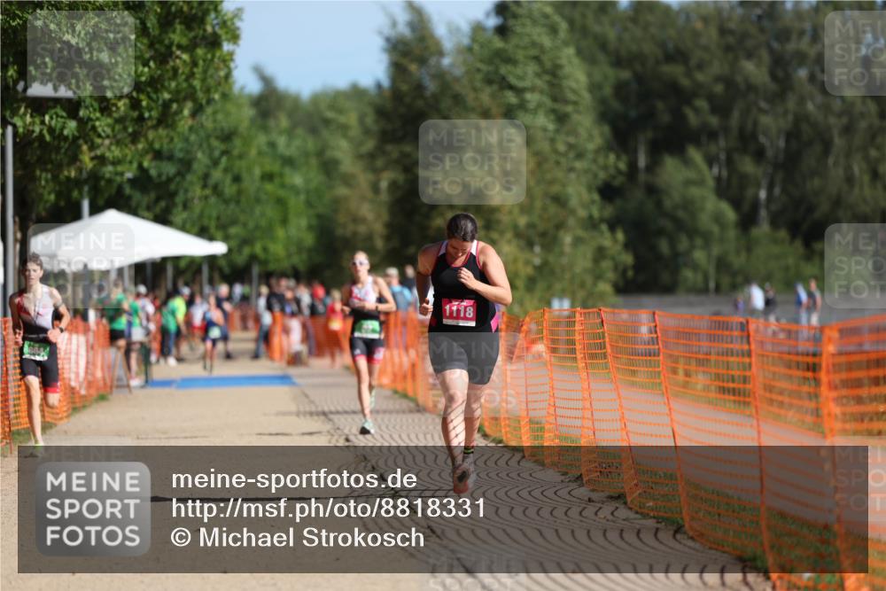 07.09.2025 - 19. Norderstedt Triathlon Michael Strokosch http://msf.ph/oto/8818331 07.09.2025 10:49:47 Laufen 664, 1118 meine-sportfotos.de
