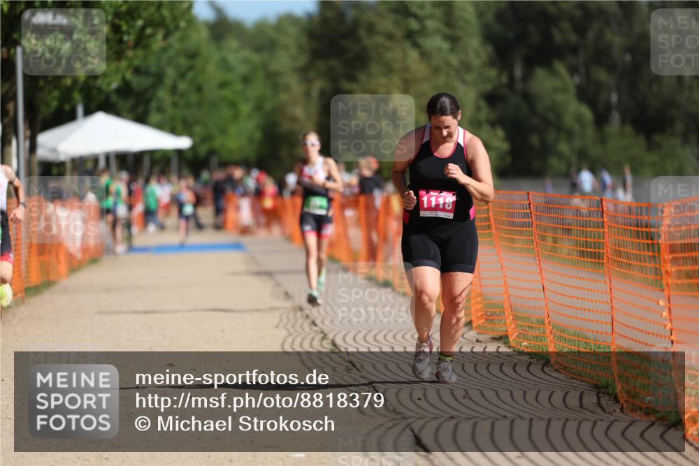 07.09.2025 - 19. Norderstedt Triathlon Michael Strokosch http://msf.ph/oto/8818379 07.09.2025 10:49:49 Laufen 664, 1118 meine-sportfotos.de