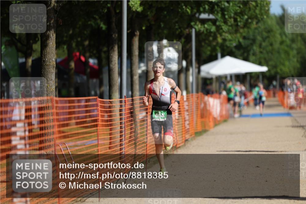 07.09.2025 - 19. Norderstedt Triathlon Michael Strokosch http://msf.ph/oto/8818385 07.09.2025 10:49:51 Laufen 92, 664, 1118 meine-sportfotos.de