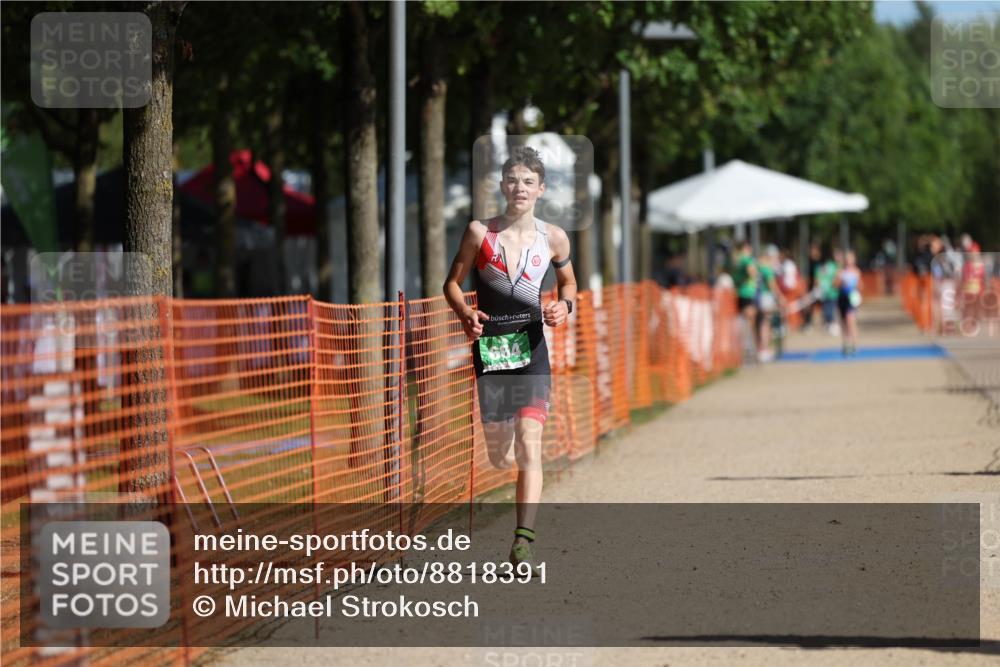 07.09.2025 - 19. Norderstedt Triathlon Michael Strokosch http://msf.ph/oto/8818391 07.09.2025 10:49:51 Laufen 92, 664, 1118 meine-sportfotos.de