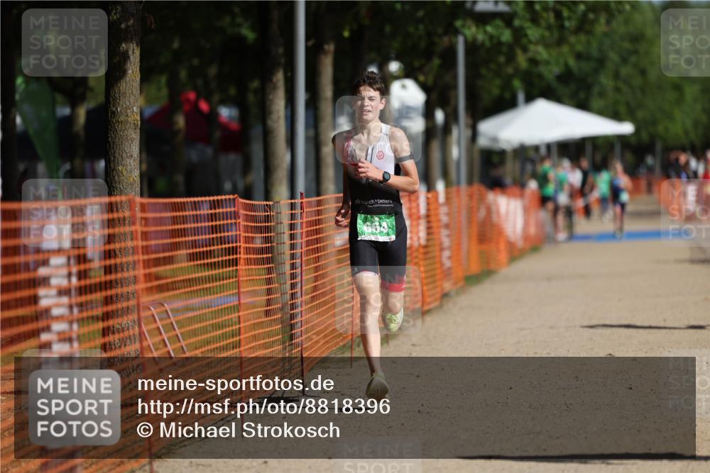 07.09.2025 - 19. Norderstedt Triathlon Michael Strokosch http://msf.ph/oto/8818396 07.09.2025 10:49:51 Laufen 92, 664, 1118 meine-sportfotos.de
