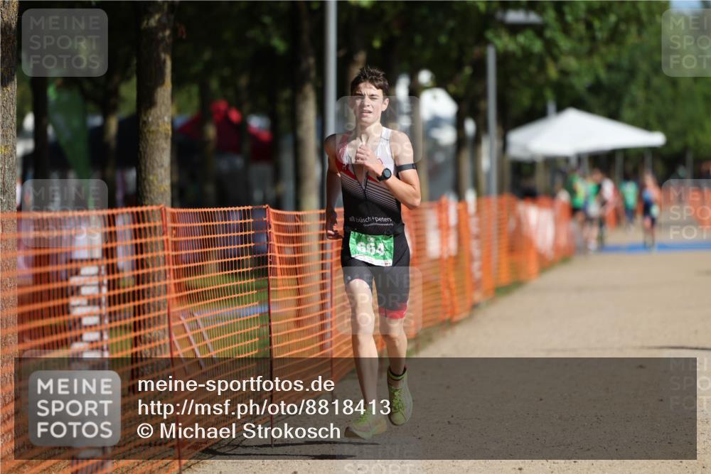 07.09.2025 - 19. Norderstedt Triathlon Michael Strokosch http://msf.ph/oto/8818413 07.09.2025 10:49:52 Laufen 92, 664, 1118 meine-sportfotos.de