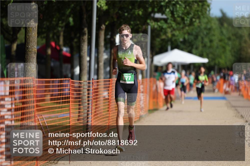 07.09.2025 - 19. Norderstedt Triathlon Michael Strokosch http://msf.ph/oto/8818692 07.09.2025 10:50:20 Laufen 677 meine-sportfotos.de