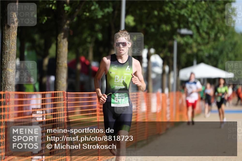 07.09.2025 - 19. Norderstedt Triathlon Michael Strokosch http://msf.ph/oto/8818723 07.09.2025 10:50:21 Laufen 677 meine-sportfotos.de