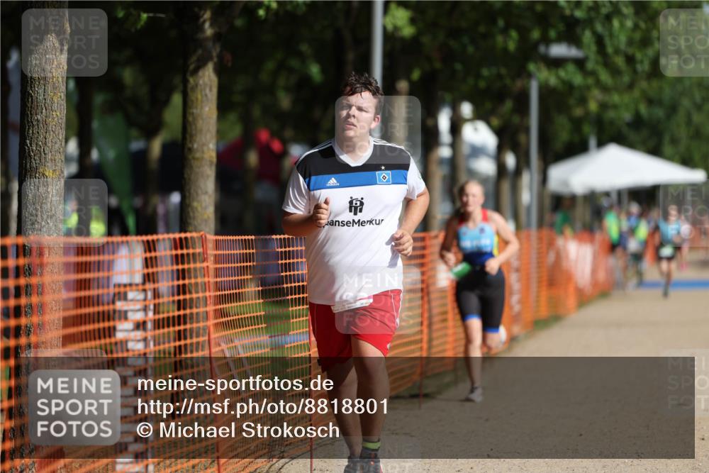 07.09.2025 - 19. Norderstedt Triathlon Michael Strokosch http://msf.ph/oto/8818801 07.09.2025 10:50:30 Laufen 67, 110, 1126 meine-sportfotos.de
