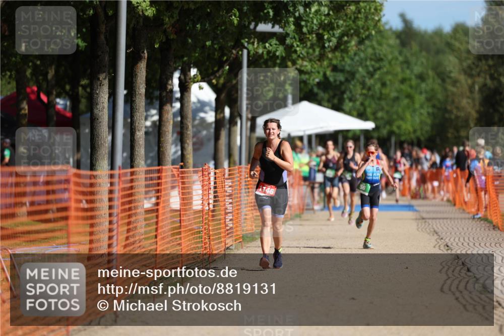 07.09.2025 - 19. Norderstedt Triathlon Michael Strokosch http://msf.ph/oto/8819131 07.09.2025 10:51:27 Laufen 56, 1146 meine-sportfotos.de