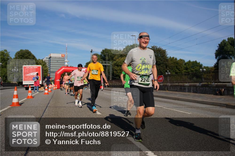07.09.2025 - BARMER Alsterlauf Yannick Fuchs http://msf.ph/oto/8819527 07.09.2025 09:44:19 Laufen 6142, 2879, 2242, 10 meine-sportfotos.de