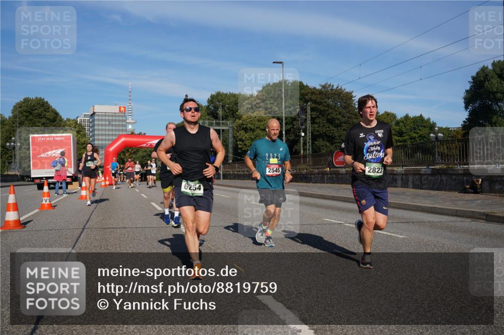 07.09.2025 - BARMER Alsterlauf Yannick Fuchs http://msf.ph/oto/8819759 07.09.2025 09:44:29 Laufen 6254, 2545, 2823 meine-sportfotos.de