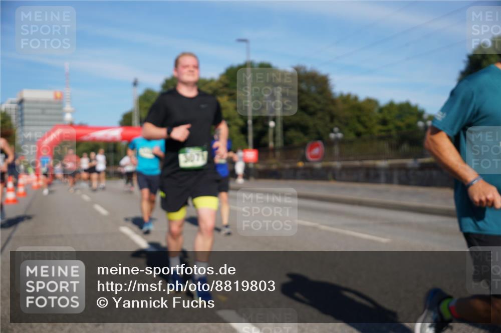 07.09.2025 - BARMER Alsterlauf Yannick Fuchs http://msf.ph/oto/8819803 07.09.2025 09:44:31 Laufen 3071 meine-sportfotos.de