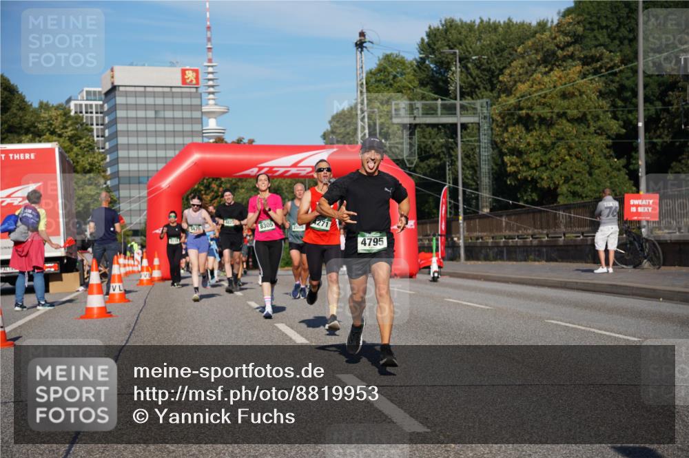 07.09.2025 - BARMER Alsterlauf Yannick Fuchs http://msf.ph/oto/8819953 07.09.2025 09:44:39 Laufen 5420, 8305, 2508, 4795 meine-sportfotos.de