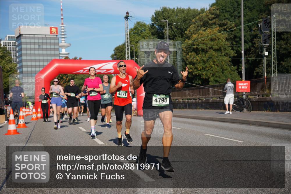 07.09.2025 - BARMER Alsterlauf Yannick Fuchs http://msf.ph/oto/8819971 07.09.2025 09:44:39 Laufen 8305, 4271, 2508, 4795, 76 meine-sportfotos.de