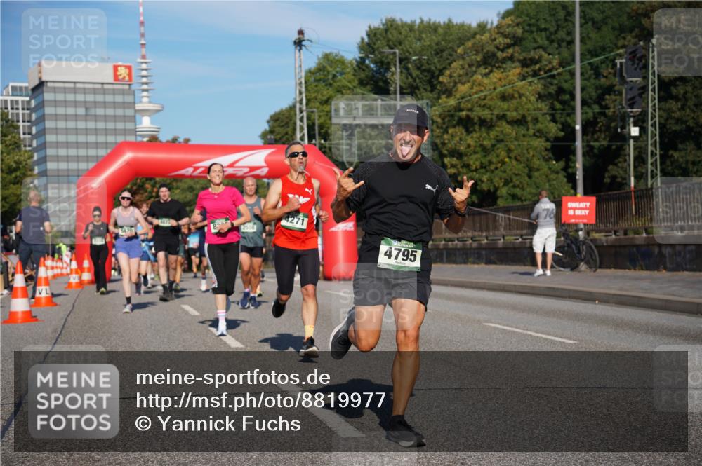07.09.2025 - BARMER Alsterlauf Yannick Fuchs http://msf.ph/oto/8819977 07.09.2025 09:44:39 Laufen 2508, 4271, 4795, 76 meine-sportfotos.de