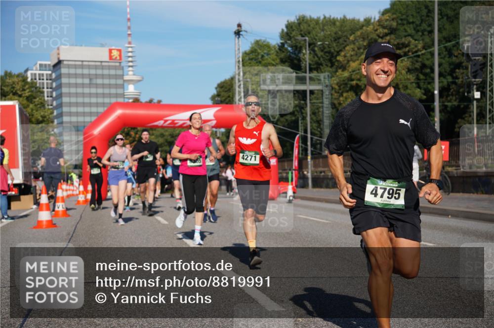 07.09.2025 - BARMER Alsterlauf Yannick Fuchs http://msf.ph/oto/8819991 07.09.2025 09:44:40 Laufen 4271, 4795 meine-sportfotos.de