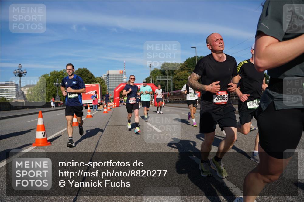 07.09.2025 - BARMER Alsterlauf Yannick Fuchs http://msf.ph/oto/8820277 07.09.2025 09:44:52 Laufen 96, 8089, 4488, 2549, 3959, 5619 meine-sportfotos.de