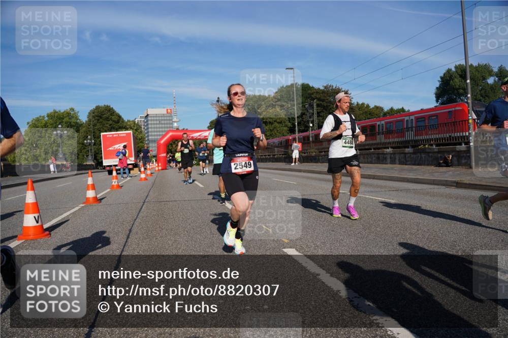 07.09.2025 - BARMER Alsterlauf Yannick Fuchs http://msf.ph/oto/8820307 07.09.2025 09:44:53 Laufen 2549 meine-sportfotos.de