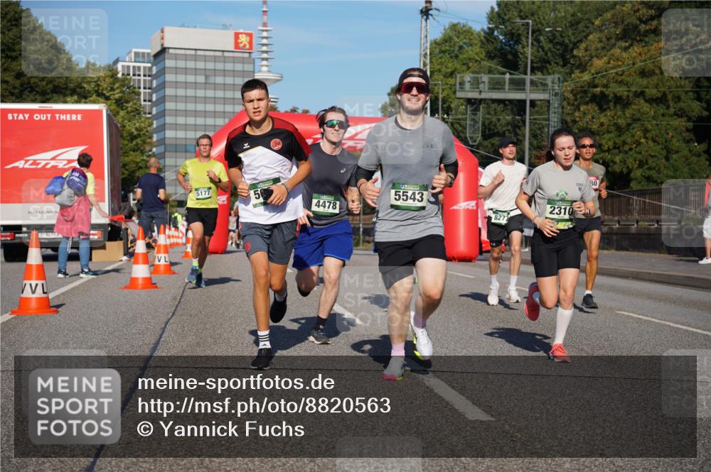 07.09.2025 - BARMER Alsterlauf Yannick Fuchs http://msf.ph/oto/8820563 07.09.2025 09:45:11 Laufen 5177, 4478, 5543, 8273, 2310, 80 meine-sportfotos.de