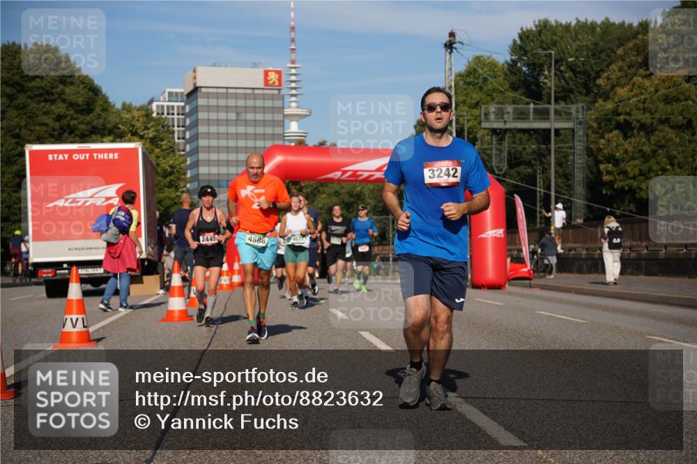 07.09.2025 - BARMER Alsterlauf Yannick Fuchs http://msf.ph/oto/8823632 07.09.2025 09:47:51 Laufen 2445, 4886, 4677, 3242 meine-sportfotos.de