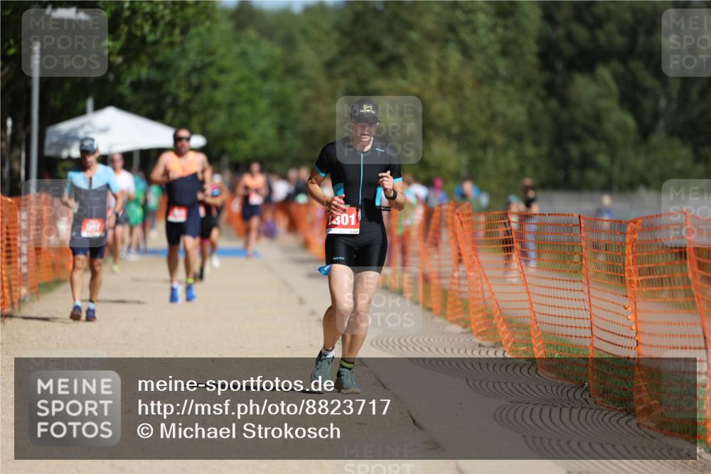 07.09.2025 - 19. Norderstedt Triathlon Michael Strokosch http://msf.ph/oto/8823717 07.09.2025 12:15:17 Laufen 1301 meine-sportfotos.de