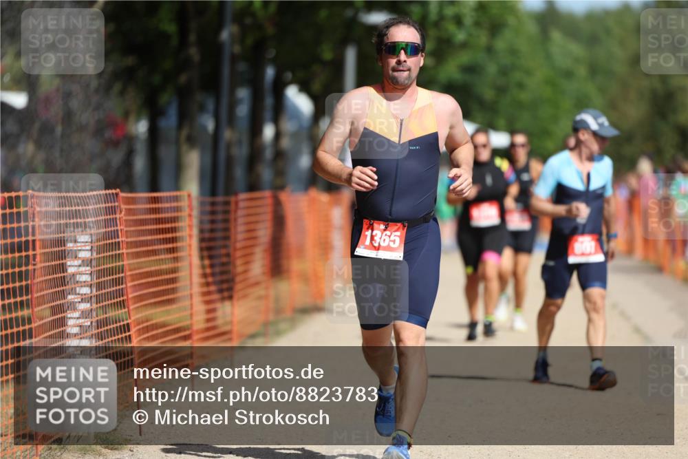 07.09.2025 - 19. Norderstedt Triathlon Michael Strokosch http://msf.ph/oto/8823783 07.09.2025 12:15:25 Laufen 807, 1253, 1301, 1315, 1358, 1365 meine-sportfotos.de