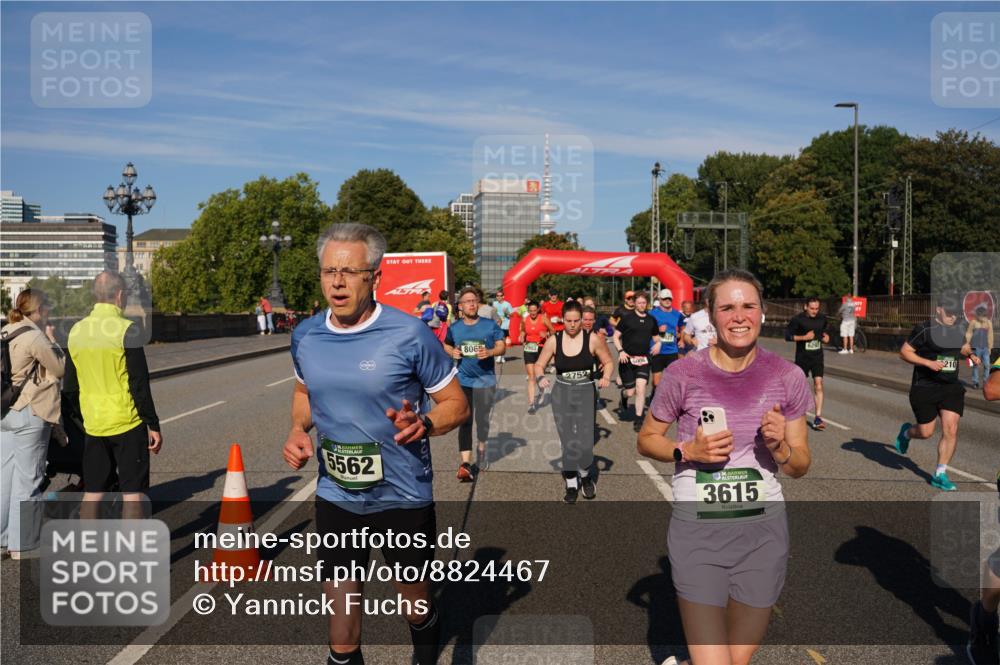 07.09.2025 - BARMER Alsterlauf Yannick Fuchs http://msf.ph/oto/8824467 07.09.2025 09:49:12 Laufen 5562, 8065, 27521, 36, 3615 meine-sportfotos.de