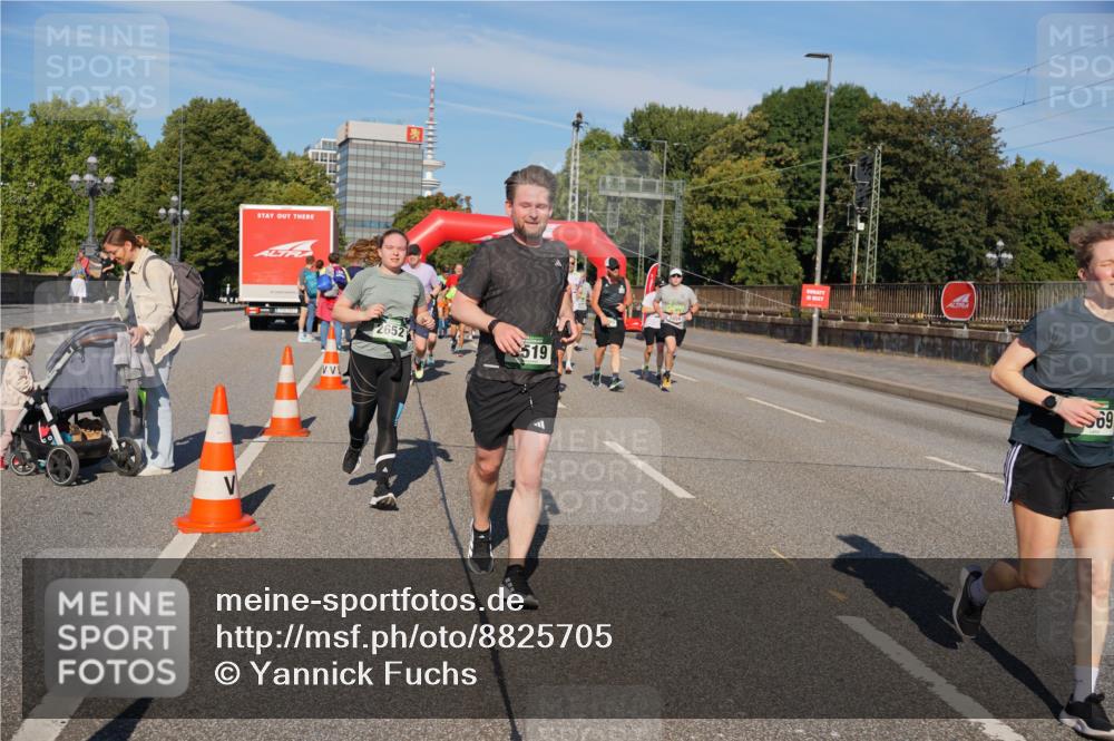 07.09.2025 - BARMER Alsterlauf Yannick Fuchs http://msf.ph/oto/8825705 07.09.2025 10:00:06 Laufen 2652, 519, 69 meine-sportfotos.de
